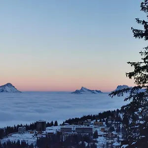 https://studio-rnov-chamrousse-au-pied-des-pistes.hotels-rhonealpes.com